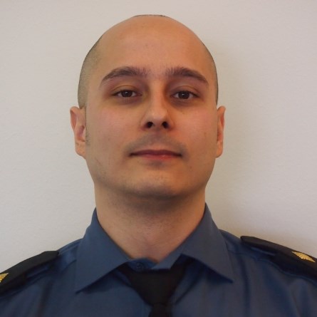 Sivu 12 KANTA-HÄMEEN PELASTUSLAITOS ENSIHOITOPALVELUT 2014 LASSE HAKALA ensihoitopäällikkö Vuoden 2014 aikana ajoimme yhteensä 30 510 ensihoidon tehtävää. Tehtävistä lähes 6 000 oli siirtoja.