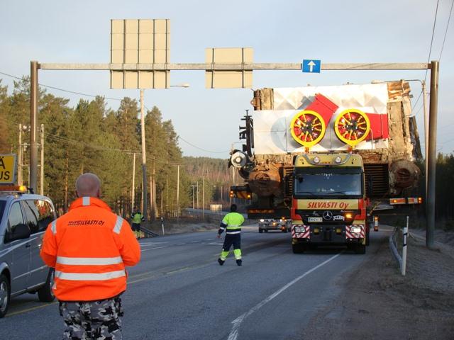 SUURIA ERIKOISKULJETUKSIA Kuva: Juha