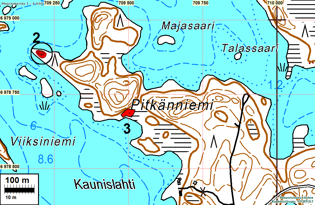 8 Sijainti: Huomiot: Paikka sijaitsee Ilomantsin kirkosta 25,0 km pohjoiseen, Valkeajärven keskellä olevan Pitkäniemen