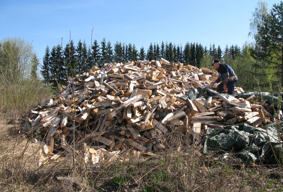 37 (66) Kuva 42. Sekapilkkeiden kosteus avokasassa betonilaatan päällä. Pilkkeet valmistettu maaliskuussa 2011,