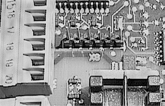 Sivu 8 (13) I/O-laajennuskortin asennus (CXS-sarja) Vacon 14 Kytke kommunikointikaapeli (9) I/O -liityntäkortin (12) liittimeen X15 ja maadoita kommunikointikaapeli optiokotelon runkoon.