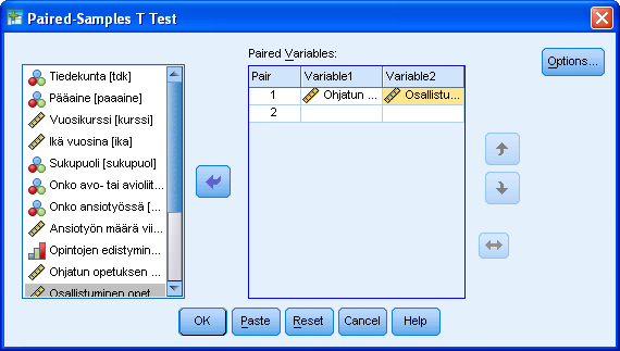 18 Määrittelyikkunassa (kuvio 62) ruutuun Paired Variables valitaan ne muuttujat pareina, joiden keskiarvoja halutaan vertailla. Kuvio 62. Paired-Samples T Test -määrittelyikkuna Kuviossa 63 on em.