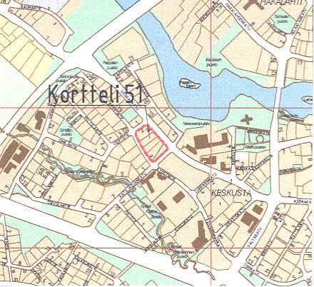 Kaupunki omistaa korttelista tontit 3 ja 4, joilla toisella on vanha omakotirakennus, muutoin alue on yksityisten omistuksessa.