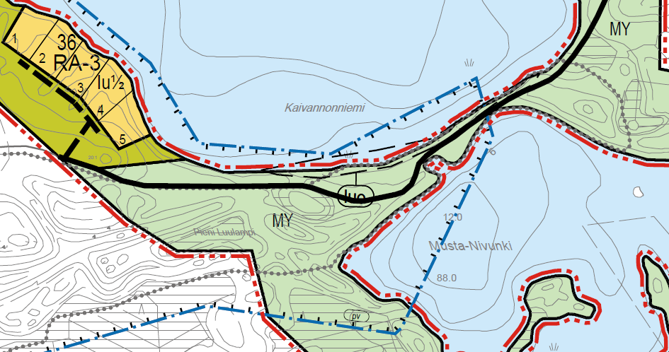 FCG SUUNNITTELU JA TEKNIIKKA OY Natura-arviointi 12 (32) Kuva 7. Musta-Nivunki-Kaivannonniemi, Karjalansärkkä-Seiväslamminsärkkä Natura-alueen osa. 5 Pyhäjärven luontokokonaisuus (FI0700091) 5.