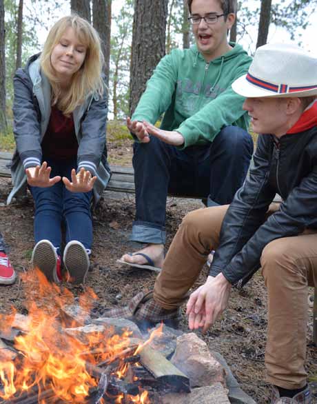 Tervetuloa rippikouluun! Rippikoulu on seikkailu jonka voi kokea vain kerran. Rippikoulu on seurakunnan oma koulu. Se on evankelis-luterilaisen kirkon kasteopetusta.