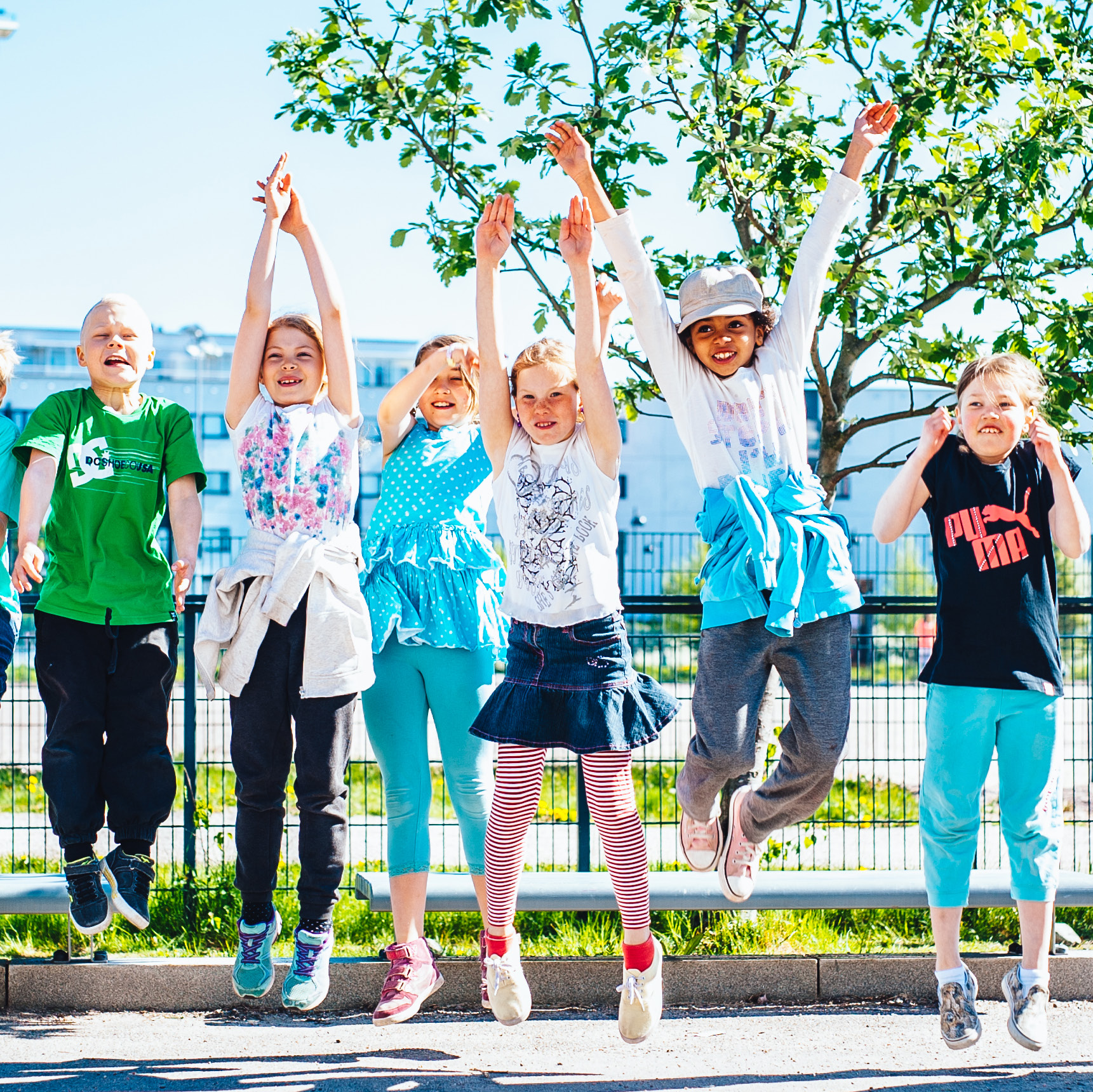 ESIMERKKI 3. Kaupunki osallistaa päiväkodit ja koulut muotoiluun Muotoile!