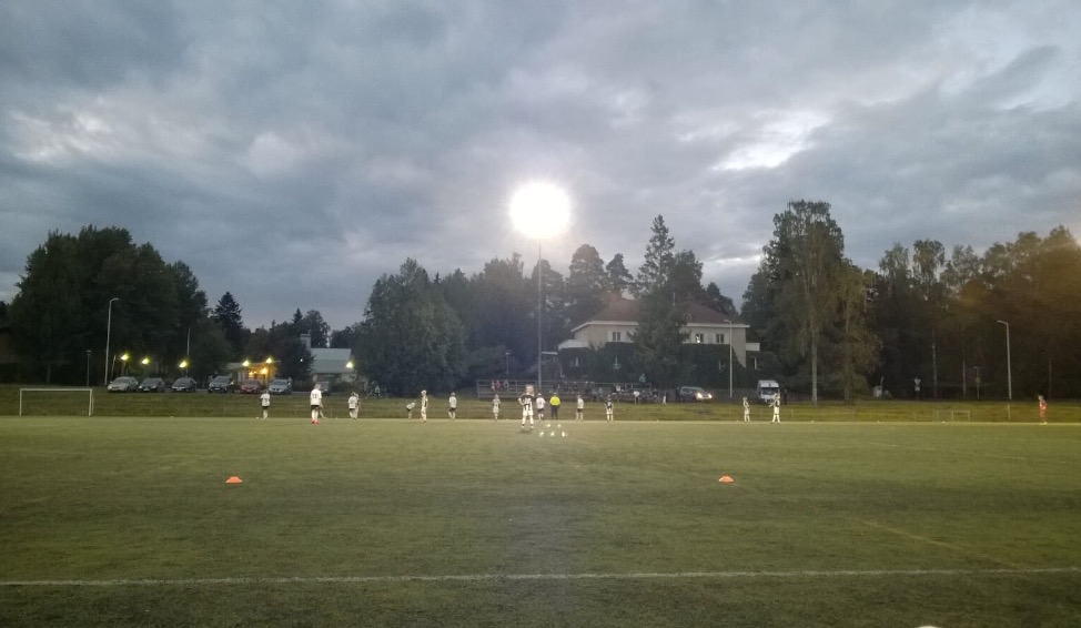 Juha-Pekka Rousku D13 Alueliigaa: FC Haka Mustat TPS YJ2, 0-4. FC Haka Musta TPS YJ2 Kokoonnuimme jälleen Saharan laidalle pienen tauon jälkeen.