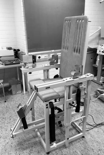 KUVA 8. Maksimaalista polven ojennus- ja koukistusvoimaa mittaava mittaustuoli (Good Strength, Metitur, Jyväskylä). 7.3.