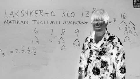 TÄYTTÄ ELÄMÄÄ ELÄKKEELLE Virtaa eläkepäiviin Täyttä elämää eläkkeelle -valmennuksesta! Eläkkeelle siirtyminen sisältää monenlaisia elämänmuutoksia.