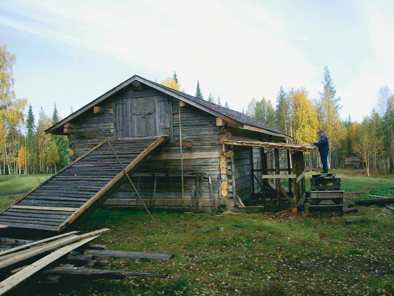 3.3.2 Kulttuuriympäristön hoito Kulttuuriympäristön hoitotöihin käytettiin vuonna 2007 kokonaistyöaikaa toiseksi eniten, kaikkiaan 18,5 henkilötyövuotta.