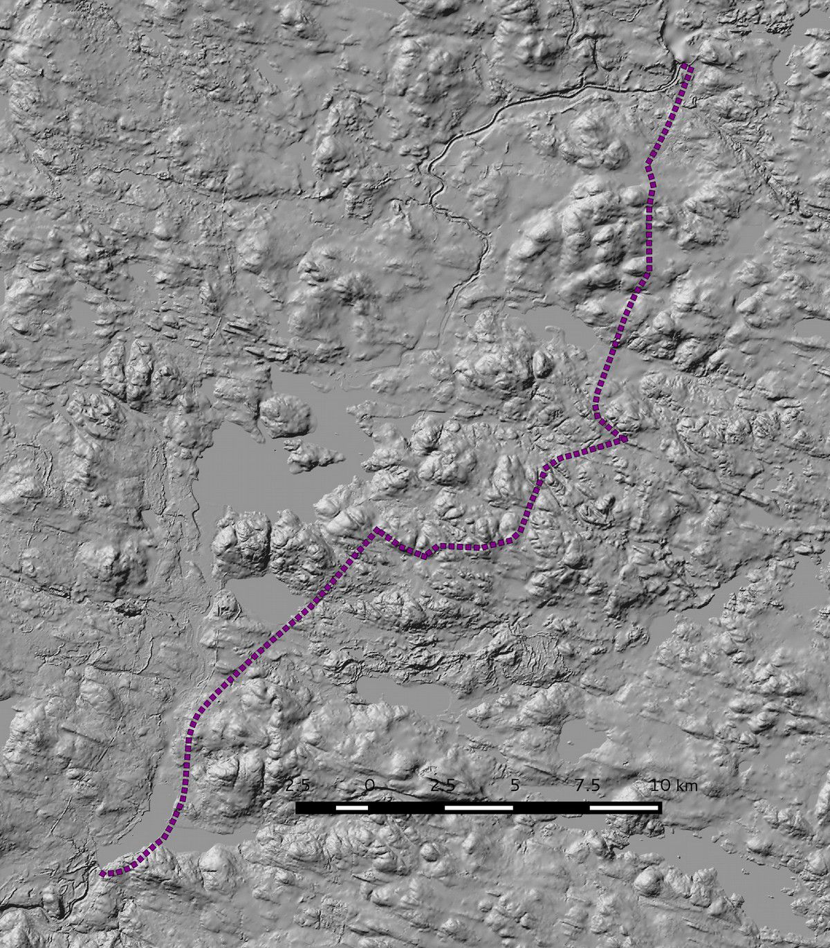 5 3. Geologia, topografia ja maisema Hankealue kuuluu geologisesti Itä-Suomen Karelidien vaara-alueeseen.