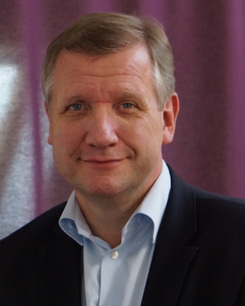 Rakennamme ohjelman sisällön aina osallistujien tarpeiden mukaan, joten kuullemme mielellämme teidän toiveista ja odotuksista!