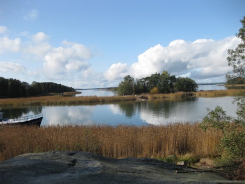 Tarjous leirikoulusta Turun saaristossa Järjestämme leirikoulun seikkailuohjelmaa keväällä ja syksyllä.