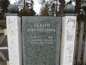 Jäälin hautausmaa kiinteistötunnus: 564 409 221 0 kylä/k.osa: Jääli tyyppi: hautausmaa ajoitus: 1864 1917 Vuonna 1890 käyttöön vihitty metsähautausmaa, joka edelleen käytössä.