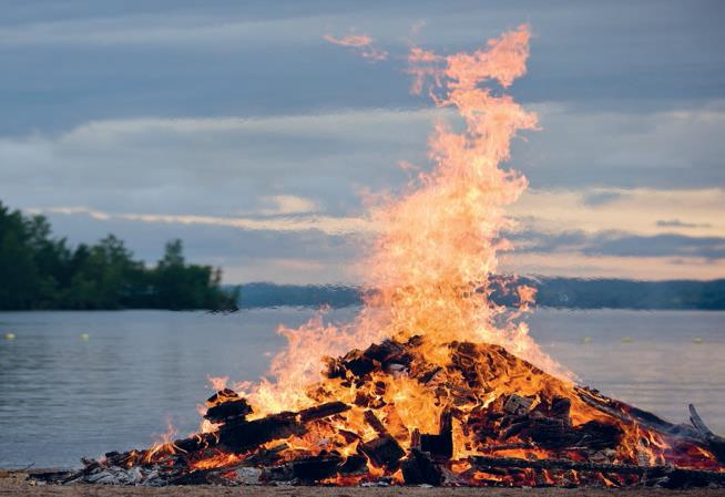 8 SOPIMUKSEN TOIMEENPANO SUOMESSA Museovirasto vastaa sopimuksen toimeenpanosta, valtiotasoinen sopimus OKM:n alaisuudessa Aineettoman