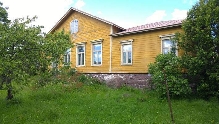 AKDG 4722:32. Virolahti Klamilan entinen koulu. Yläkoulu, kaakosta. Kuvaaja: Petro Pesonen. AKDG 4722:33. Virolahti Klamilan entinen koulu. Yläkoulu, kaakosta. Kuvaaja: Petro Pesonen. AKDG 4722:34.