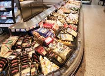 10/11 Menestystarina: Kesko Supermarket Hertta, Helsinki Kesko Supermarket Hertan kylmäkalusteet parantavat liiketoimintaa: Uudet kylmäkalusteet lisäävät myyntiä ja vähentävät hävikkiä.