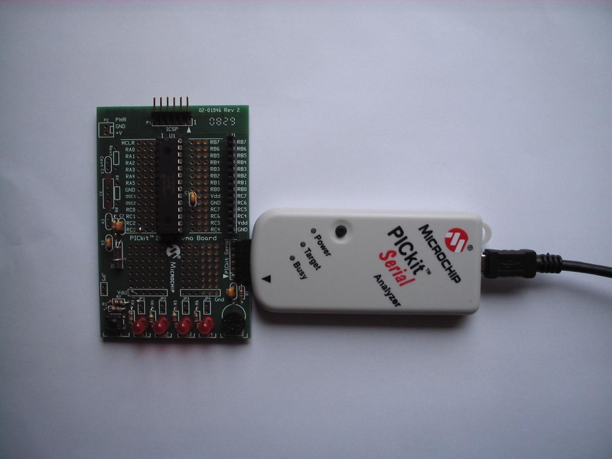 23 KUVIO 16. Microchip PICkit Serial Analyzer ja 28-pin Demo Board 5.