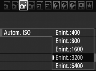i: ISO-herkkyyden määrittäminenn Automaattinen ISO Jos ISO-herkkyyden asetus on "A" (Automaattinen), todellinen määritettävä ISO-herkkyys näytetään, kun painat laukaisimen puoliväliin.