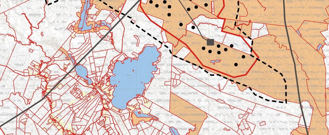 KAJAANIN KAUPUNKI 17 Kuva 9. Maanomistus. YVA-hankealueen rajaus on esitetty mustalla katkoviivalla, 16.11.