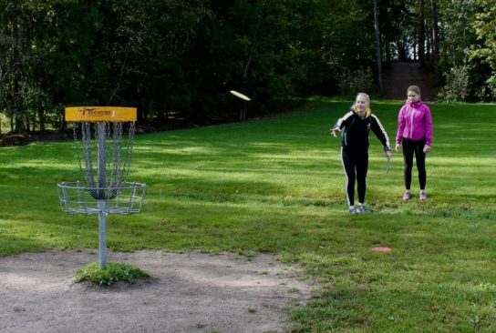 Vaikka Latinan kääntämistä Akin kanssa synnyttikin eräänlaisen kilpailutilanteen läheisen