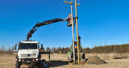 PJ-TEHOSÄHKÖN SIIRTO Perusmaksu 46,40 Tehomaksu/kW, kk 3) 2,30 Energiamaksut - talviarkipäivä 2) 3,71 - talviyö ja sunnuntai 2,33 - kesäarkipäivä 1,83 - Kesäyö ja sunnuntai 1,23 2) Talviarkipäivä 1.