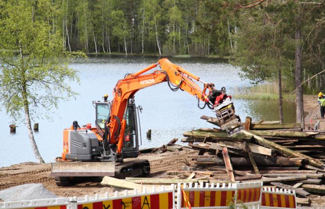 PILOTOINNIN HAASTEET asukkaiden epäluottamus kaupunkia kohtaan aikaisempien kehityshankkeiden vähäisten tulosten vuoksi kaupungin työntekijöiden kyky hyväksyä ja halu kokeilla uudenlaisia,