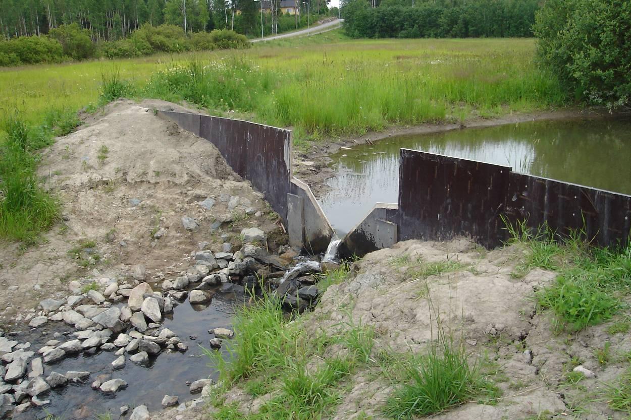 Kylmäoja Ridalinpuro Valuma-alueen pinta-ala ~5 km2, sijaitsee Nummelassa Uomaa on voimakkaasti muutettu viimeisten vuosikymmenten aikana maatalouden ja urbanisaation vuoksi Ridalinpuro Enäjärvi