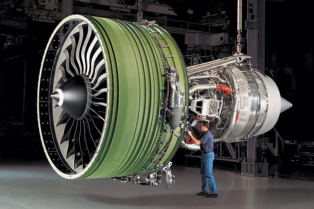 Valtavat investoinnit Valtava potentiaali GE quotes: By 2020 GE Aviation will manufacture more than 100,000 additive parts for the leap in GE9X engines.