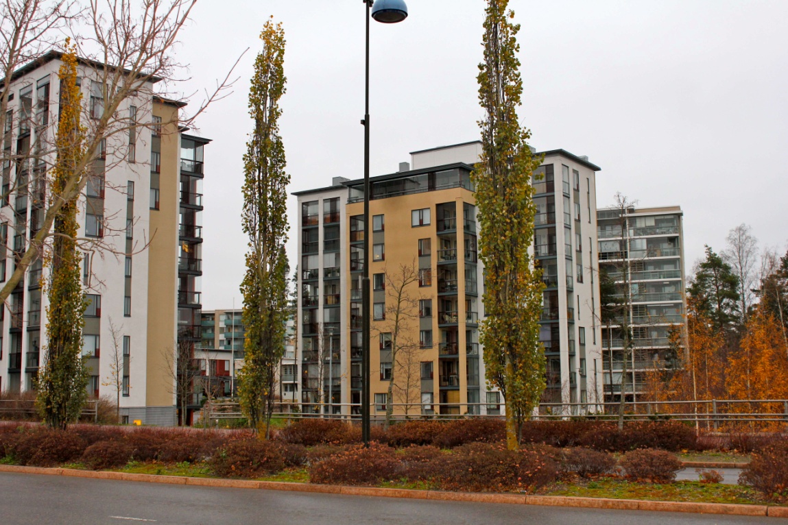 Kuva 8. Nuottaniemi. (Tekijän oma 2011) Neljäs ja uusin vyöhyke sijaitsee vanhimmasta vyöhykkeestä pohjoiseen vanhan ostoskeskuksen ja Länsiväylän välissä.