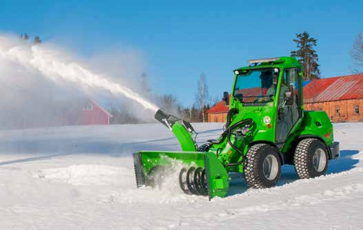 Kiinteistönhoito Lumilinko Lumilingolla poistat tehokkaasti lumen paikoista, joissa lunta ei haluta kasata, vaan levittää tasaisesti käytävien reunoille.