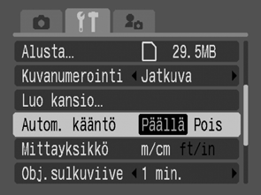 Automaattisen kääntötoiminnon asettaminen Kuvaustila Kamerassa on suunta-anturi, joka havaitsee, jos kuva otetaan pystysuorassa olevalla kameralla, ja kääntää kuvan automaattisesti oikeansuuntaiseksi