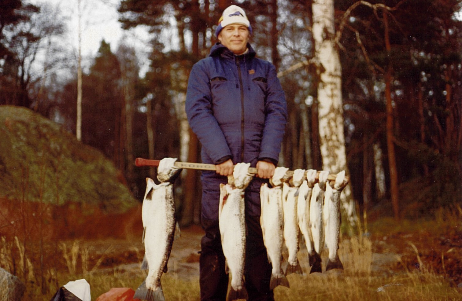 5. Johtopäätökset 5.1 Saaliit ovat vähentyneet 1990-luvun Carlin-merkintöjen perusteella Vantaanjokisuuhun istutettujen meritaimenten tuottama saalis on ollut laskeva.