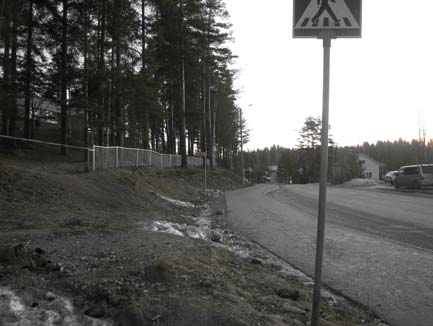 2.2 Nätkin koulu 2.2.1 Nätkin koulun liikenneongelmat koulupihan taksien otto- ja jättöpaikat selkiytymättömyys, autoliikenne ja koululaisten kevytliikenne sekoittuvat parkkialueen