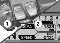 z Käyttö Keskimääräinen kulutus 1 (CONS 1) Keskimääräinen kulutus 2 (CONS 2) Keskinopeus (SPEED) Osamatkamittarin nollaaminen Sytytysvirran kytkeminen ( 46).