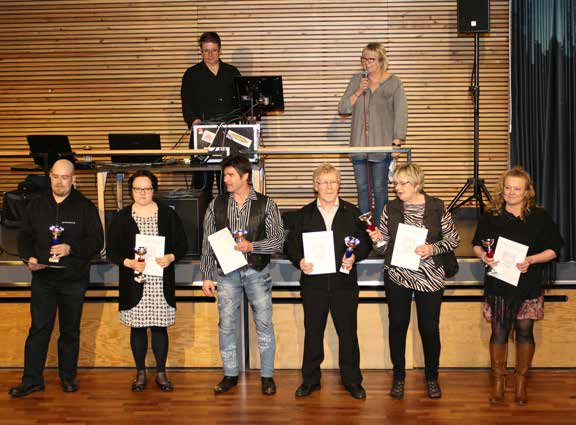 Kaamoksen Kaatajaiset 27. - 29.1.2017 Rokualla Maanantaiaamu Oulussa, sataa räntää, tuuli viuhuu, asteet nollan tietämillä. Olkaamme siis kiitollisia viime lauantain säästä, joka oli Rokualle tilattu.