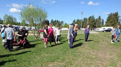 HOPEAPERÄ Simo SF-Caravan Peräpohjola, Ranuantie 383 b, 95260 Tainionjoki p. 040-561 4259 www.sfc-perapohjola.fi Alueen koordinaatit: L 65 52,360 P 25 33,625 Vaunupaikkoja n.
