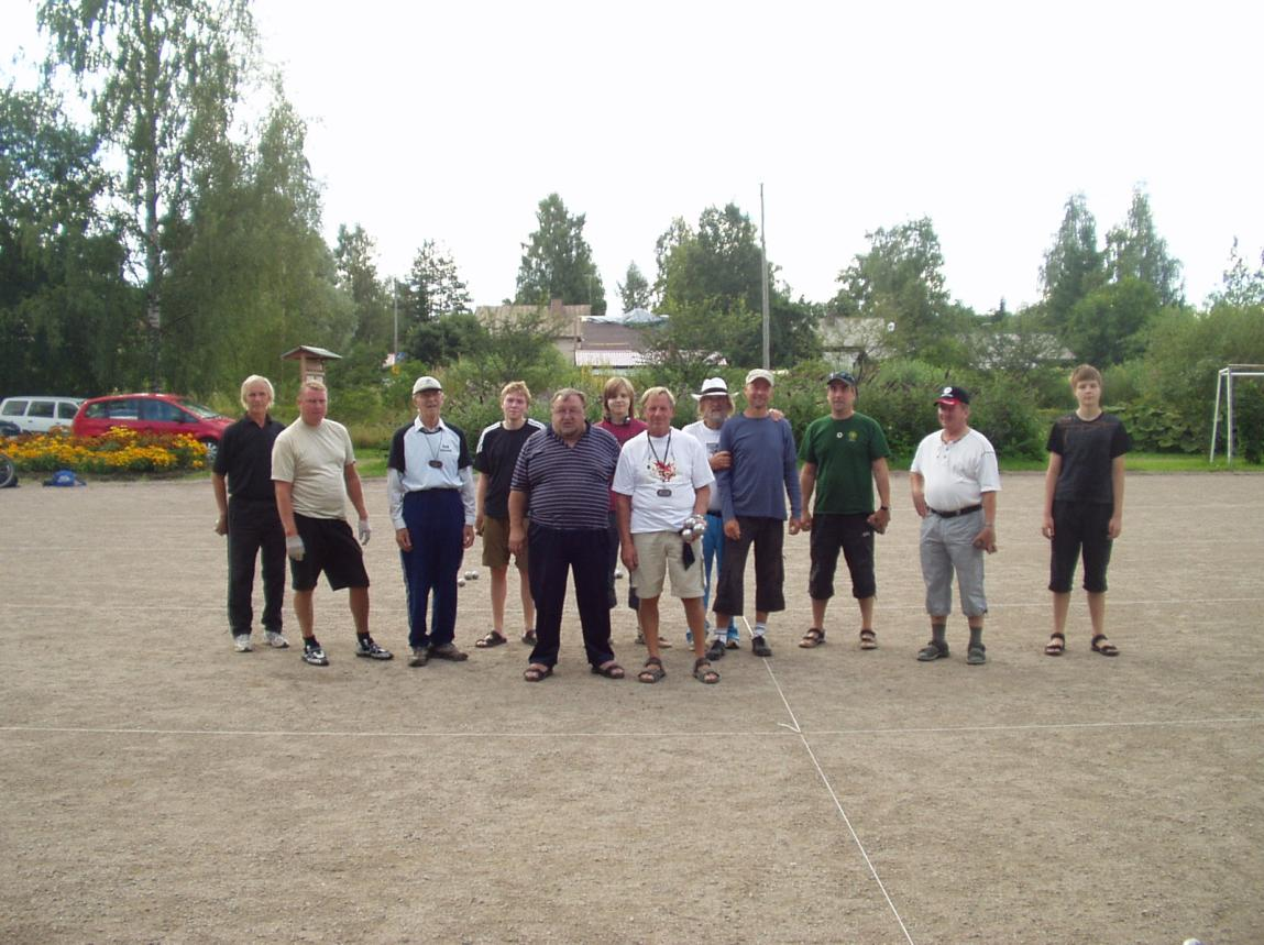 3 Koko osallistujakaarti on valmiina kisojen alkuun. On nuorta ja vanhaa, pitkää ja pätkää. Ja ennen kaikkea pelitaitoa löytyy eikä lopputuloksesta ole tietoa.