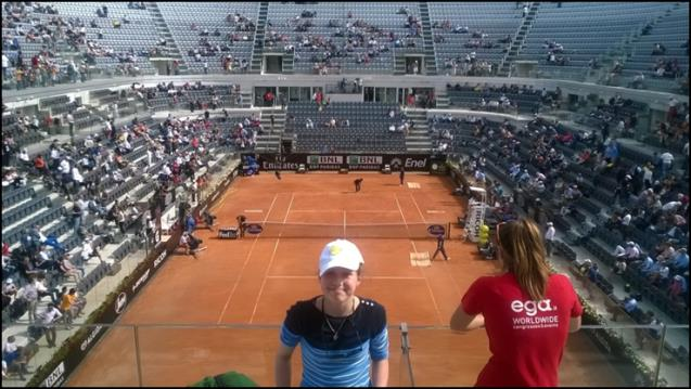 JUNIORITENNIS Petra seuraamassa Rooman ATP ja WTA turnausta GT:n kilpajuniori Petra Pettilä pääsi seuraamaan toukokuussa Roomaan maailman huippupelaajia.