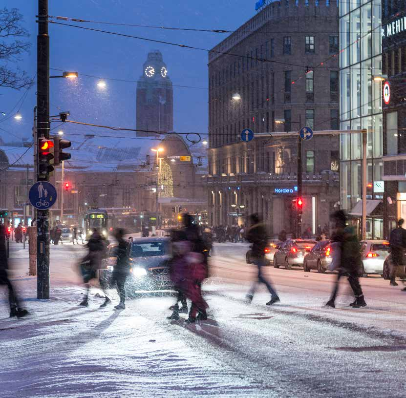 Suhdannekuva 2 Helsingin seudun toimialarakenne 3 Toimialojen vertailu 4 Teollisuus Rakentaminen 6 Kauppa 7 Majoitus- ja ravitsemistoiminta 8 Rahoitustoiminta 9 Palvelut liike-elämälle 1 Informaatio