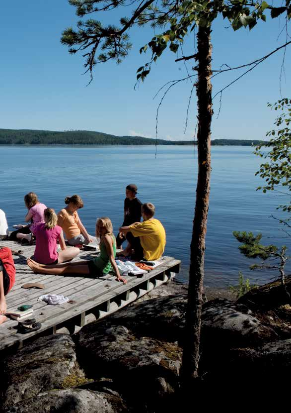 Ehtoollinen Ehtoollisen vietto on yksi kristinuskon keskeisiä asioita. Siinä tullaan Jumalan eteen.