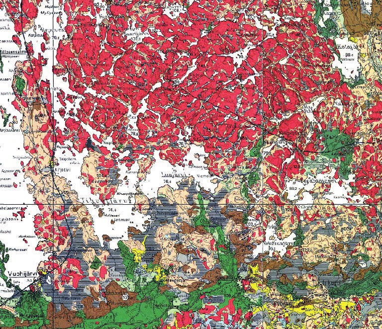 Kuva 4. Ote maaperäkartasta N:o 3114, Vuohijärvi (GTK). Kallioalueet ovat punaisia, Toinen Salpausselkä ja harjut on merkitty vihreällä, moreenialueet ruskealla ja suot mustalla viivoituksella.