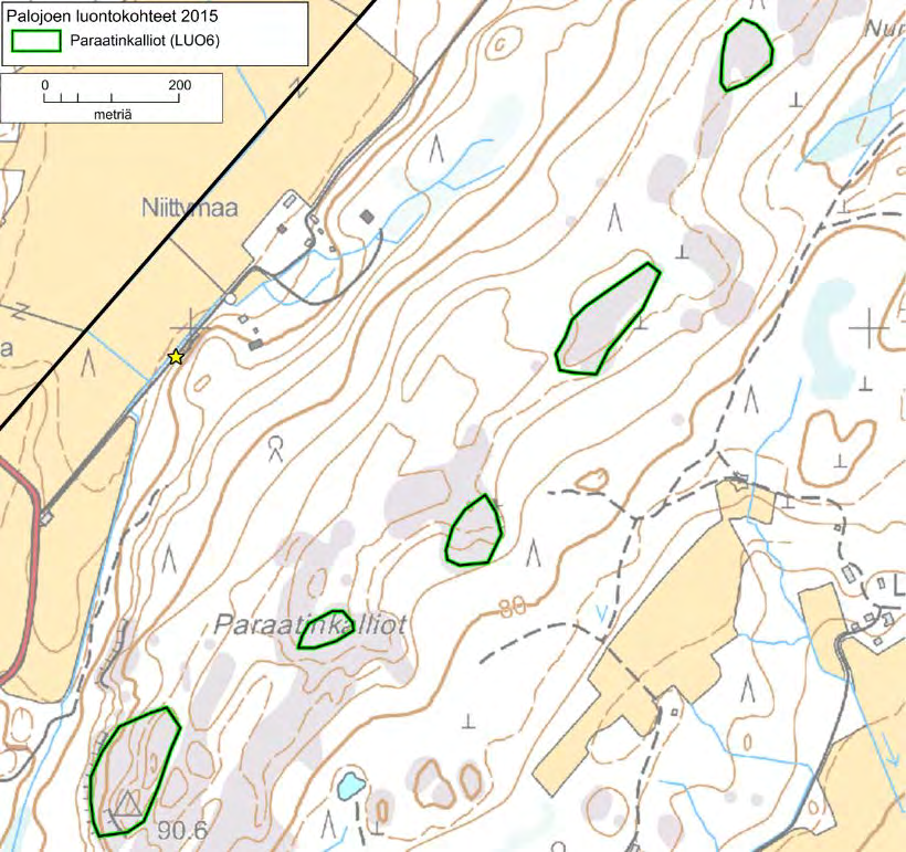 LUO6 Paraatinkalliot (osa-alue 1, arvoluokka P) Paraatinkallioiden alueelta rajattiin viisi kallioaluetta (kuvat 30 ja 31), jotka kaikki ovat karukkokankaita puuntuotannollisesti vähätuottoisempia,