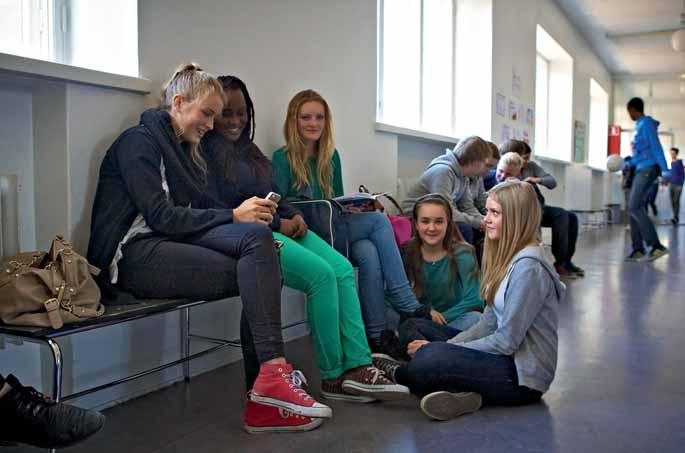 TUTKIMUSKATSAUKSIA 2016 6 KOULUTUKSESTA TYÖMARKKINOILLE Osa 10.