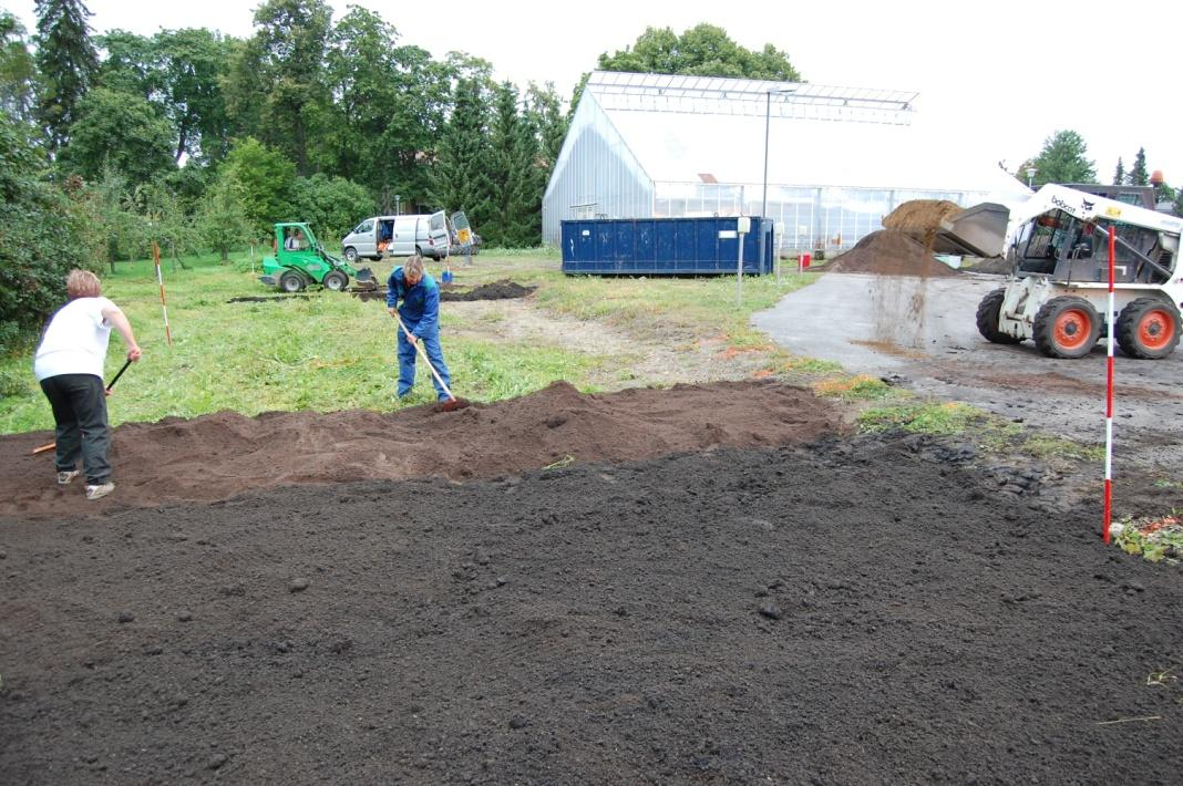 2. Nurmikko 2012 3 kasvualustaa HS Vesi Ravinnemulta Kekkilän Nurmikkomulta Plus Envor Biotech Garden seulottu