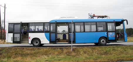 SÄHKÖBUSSISARJA JATKUU: Voden 2017 ensimmäisessä nmerossa testiryhmä ttst Solariksen sähköbssiin. pato käyttää lämmityksessä ja jäähdytyksessä ilmalämpöpmppa, joka sijaitsee aton katolla.