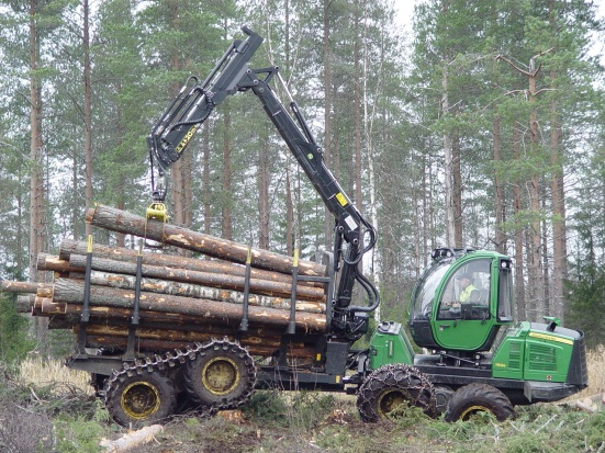 Taulukko 1. Leimikoiden keskitunnuksia puulajeittain; mänty, kuusi, koivu ja haapa. Muut tiedot paitsi runkoluku ovat hakkuukoneen tietojärjestelmästä.