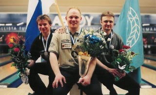 MIESTEN A-SM, JOENSUU 21.3.-11.5. finaali 17.-18.5.2003 Tilanne ennen pudotuspelejä Puhdas 8s. 6s. 6s. 16s Bon Yht. Ka.