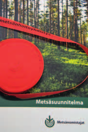 Metsänomistajat AURANMAA Metsänhoitoyhdistys Auranmaan jäsenlehti 1/2014 sivu 5 Alkavia hyönteistuhoja kuusikoissa sivu 19 Huolellisella