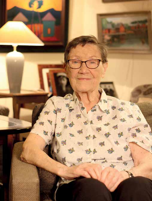 nä eräältä vieraalta, arveliko tämä 40 vuotta täyttäneiden naisten vaivautuvan enää oppimaan mitään uutta. Se oli niin osuva heitto, että seuraavana päivänä ilmoitin suostuvani.